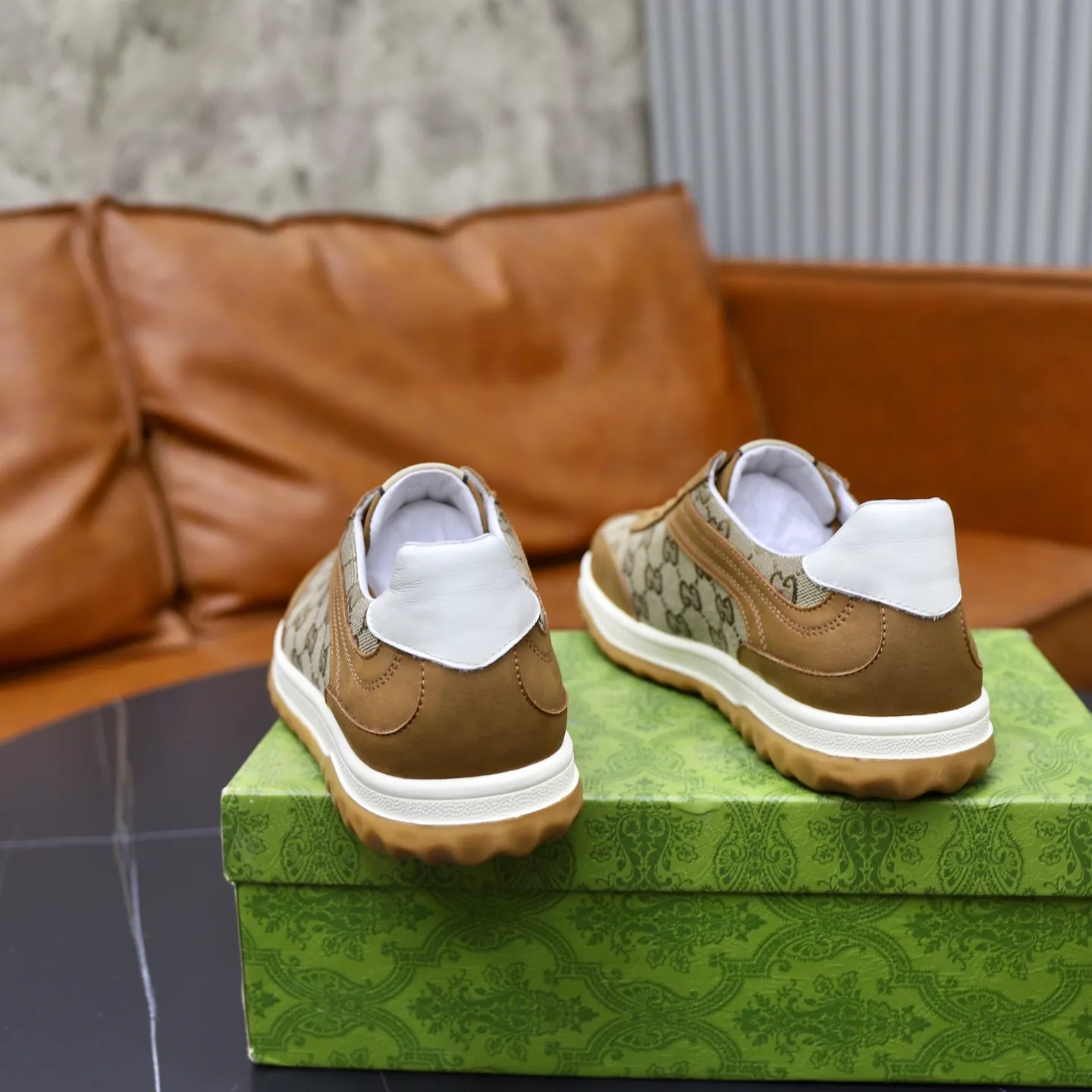 Men's shoes: 440💰🙅‍♂️🙅‍♂️🙅‍♂️ Brand: GUCCI Standard code: 38–44 (45 can be customized) Grade: Same as the official website Material: Original cowhide fabric Comfortable pigskin lining Lightweight wear-resistant outsole Style category: Men's fashionable casual shoes and boots Running sneakers Distinguished luxury brand elements Top luxury Color: actual picture color